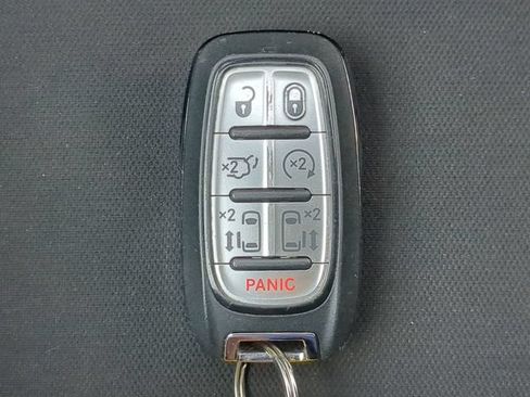 Used 2024 Chrysler Pacifica Touring FWD image 33