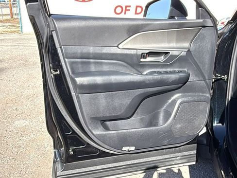 Used 2024 Toyota Grand Highlander XLE image 8