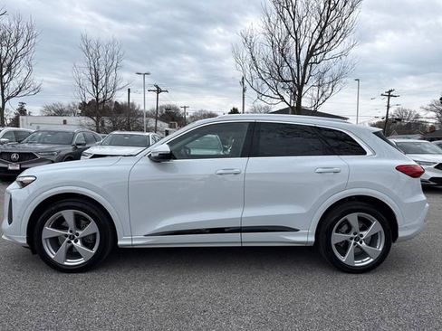 Certified 2025 Audi Q5 Prestige image 2