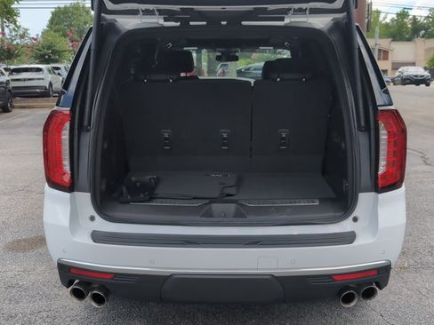 Used 2023 GMC Yukon Denali AWD/4WD image 7