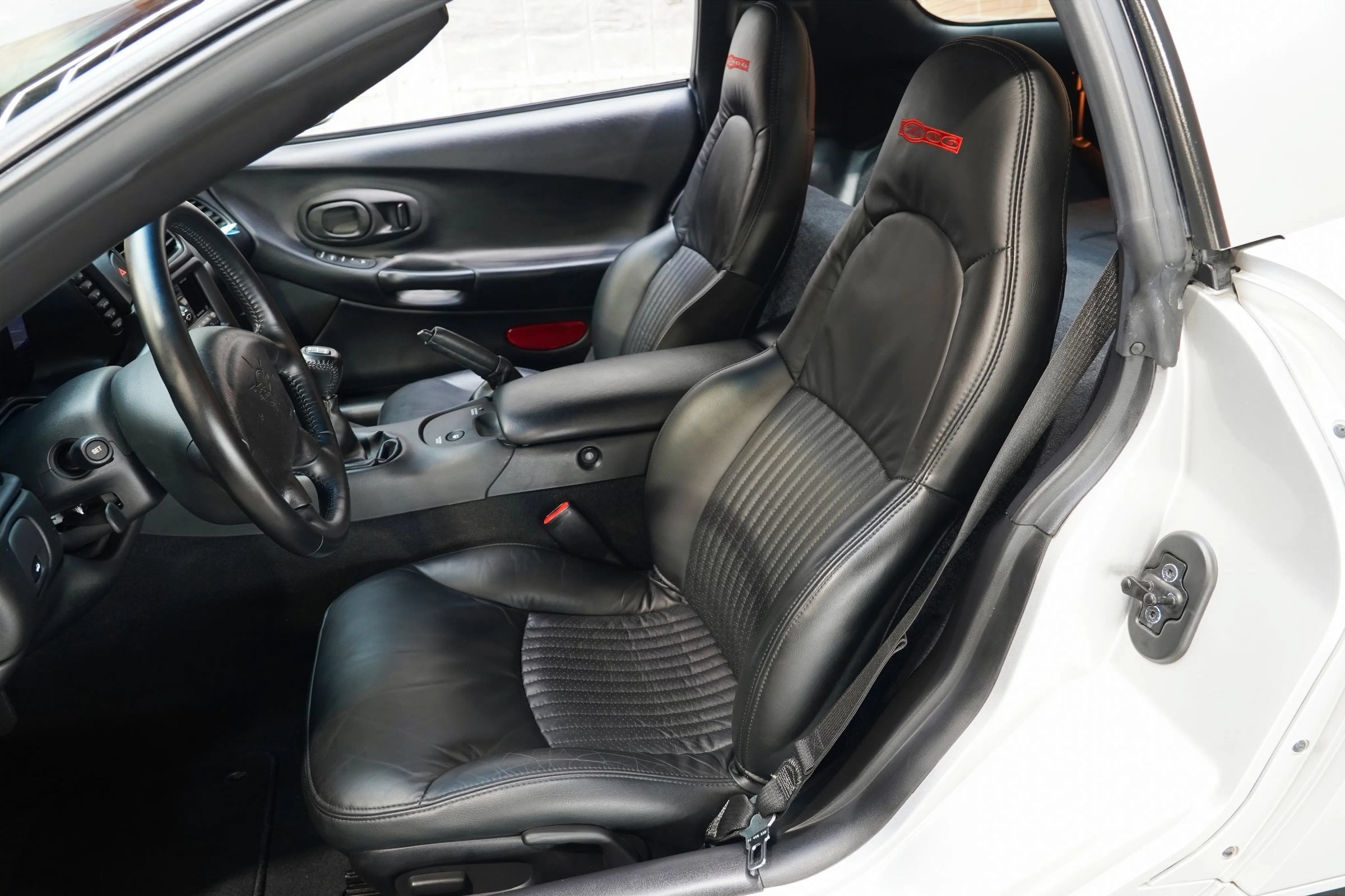Used 2003 Chevrolet Corvette Z06 w/ Memory Package, 3 Drivers RWD image 40