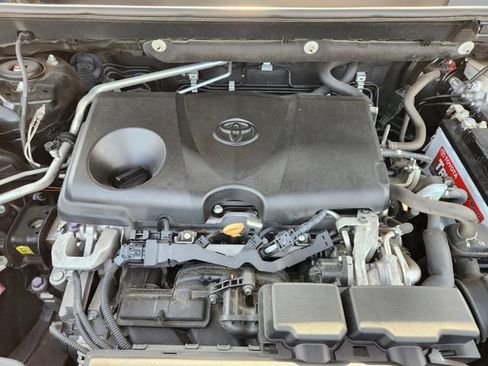 Used 2019 Toyota RAV4 XLE Premium FWD image 22