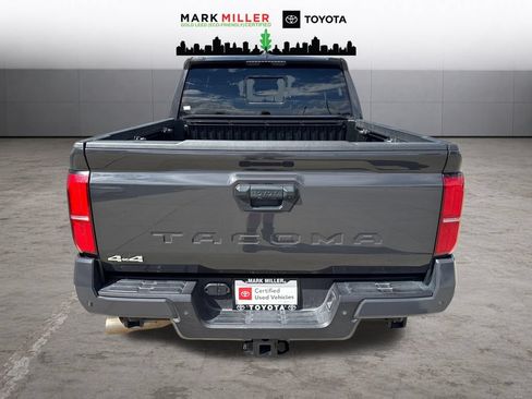Certified 2025 Toyota Tacoma SR5 AWD/4WD image 4