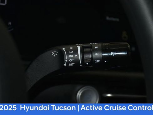 Used 2025 Hyundai Tucson SE AWD/4WD image 12