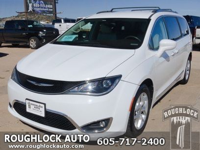 Used 2017 Chrysler Pacifica Touring-L Plus w/ Tire & Wheel Group