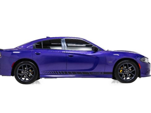 Used 2019 Dodge Charger R/T w/ Blacktop Package RWD image 5