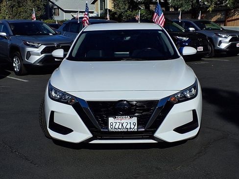 Used 2022 Nissan Sentra SV image 2
