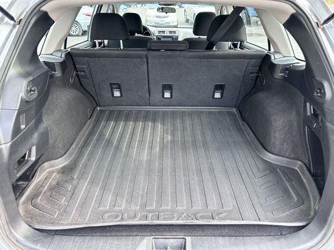 Used 2017 Subaru Outback 2.5i AWD/4WD image 8