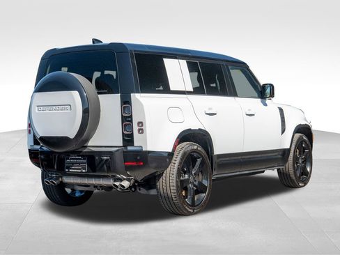 New 2025 Land Rover Defender 110 V8 image 4