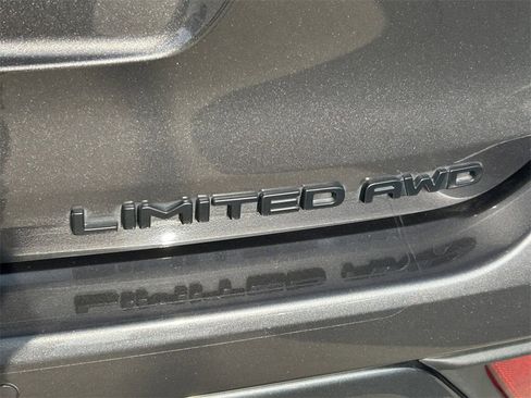 Used 2022 Toyota Highlander Limited image 14