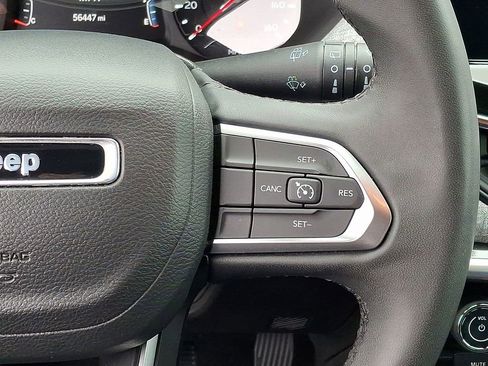 Used 2024 Jeep Compass Latitude image 21