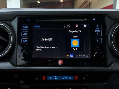 Used 2018 Toyota Tacoma TRD Off-Road AWD/4WD image 31