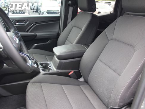 Used 2024 GMC Canyon Elevation w/ Convenience Package RWD image 12