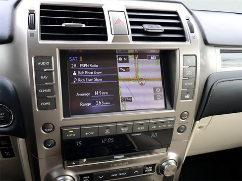 Used 2021 Lexus GX 460 Premium w/ Accessory Package image 22