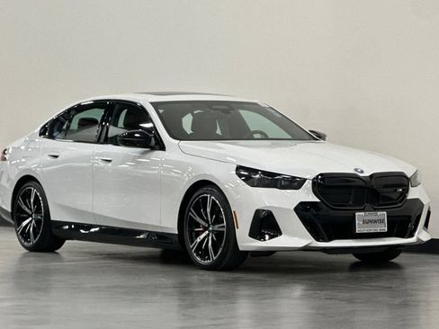 Used 2025 BMW i5 M60 w/ Premium Package AWD/4WD image 2