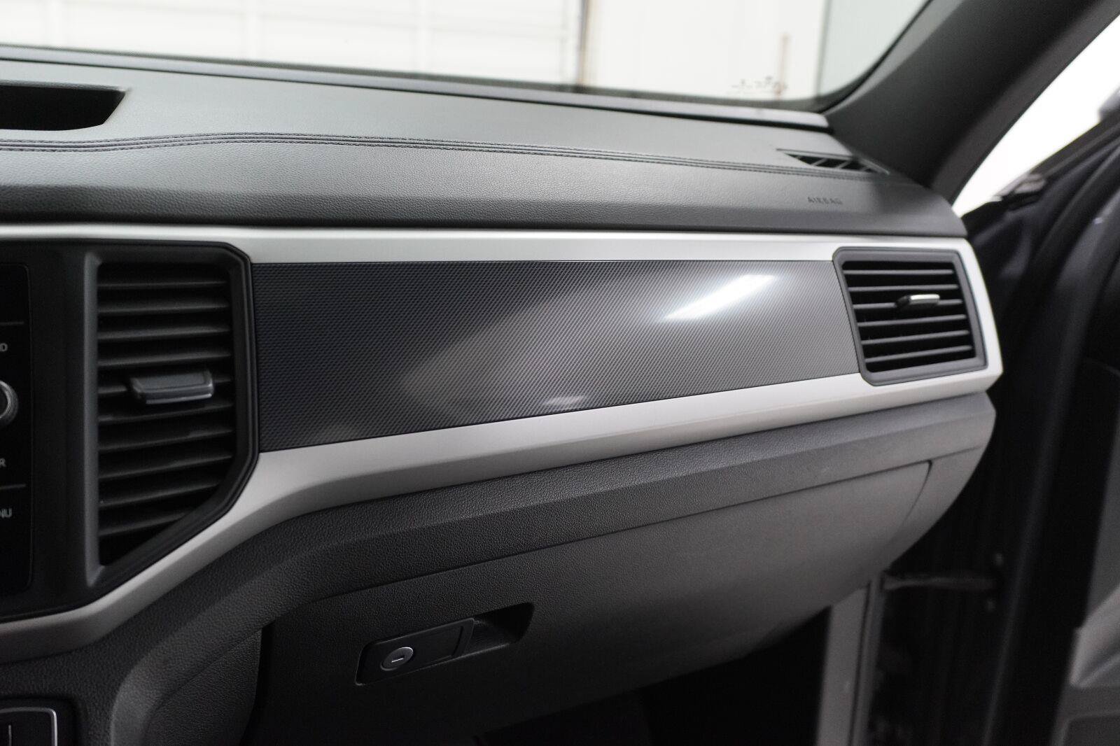 Used 2021 Volkswagen Atlas Cross Sport SE w/ Panoramic Sunroof Package FWD image 17