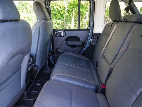 Used 2024 Jeep Wrangler Unlimited AWD/4WD image 18