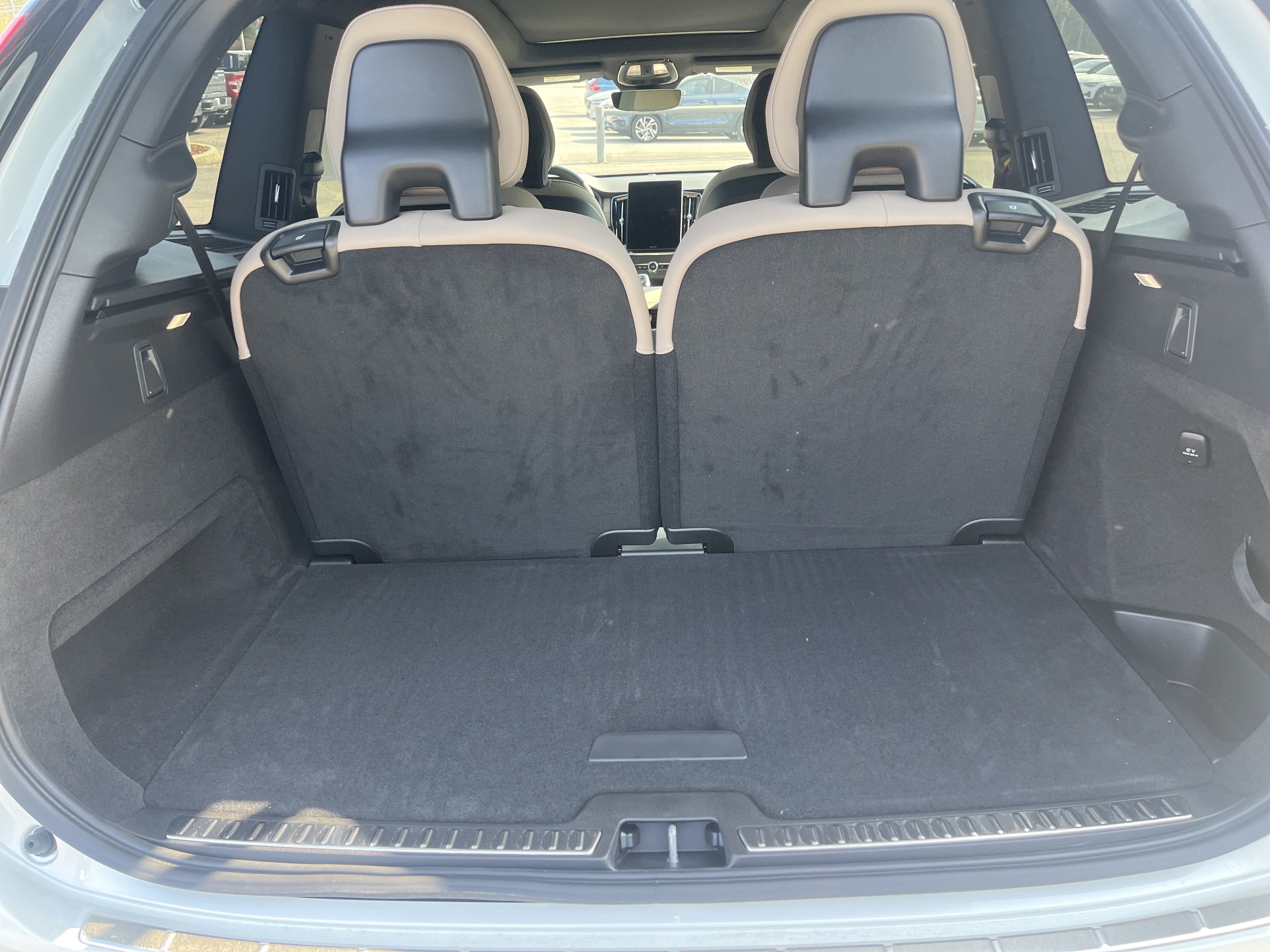 New 2026 Volvo XC90 T8 Core w/ Protection Package Premier AWD/4WD image 6