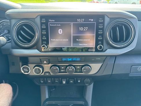 Used 2021 Toyota Tacoma TRD Sport w/ Technology Package AWD/4WD image 24