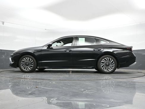 Used 2025 Hyundai Sonata Limited FWD image 45