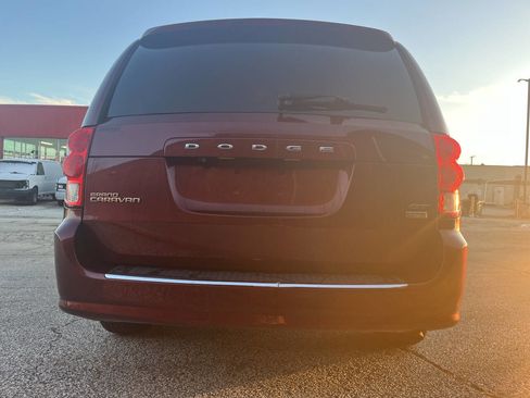 Used 2018 Dodge Grand Caravan GT image 2