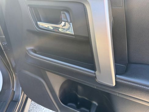 Used 2018 Toyota 4Runner SR5 image 35