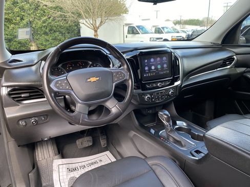 Used 2021 Chevrolet Traverse Premier image 35