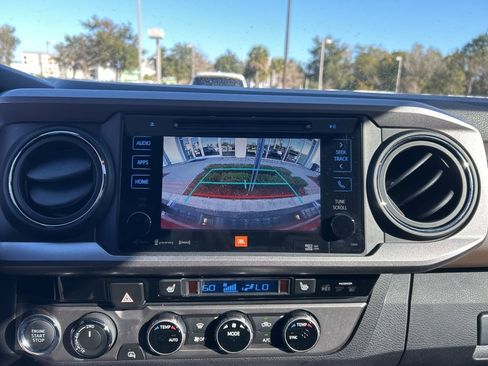 Used 2017 Toyota Tacoma Limited image 8