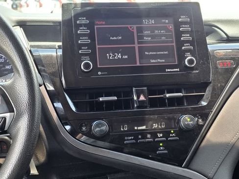 Used 2022 Toyota Camry LE FWD image 9