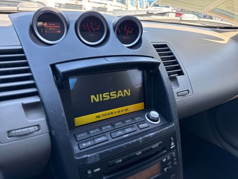 Used 2005 Nissan 350Z Touring image 13