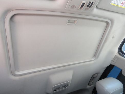 Used 2013 GMC Sierra 2500 SLT w/ SLT Convenience Package image 21