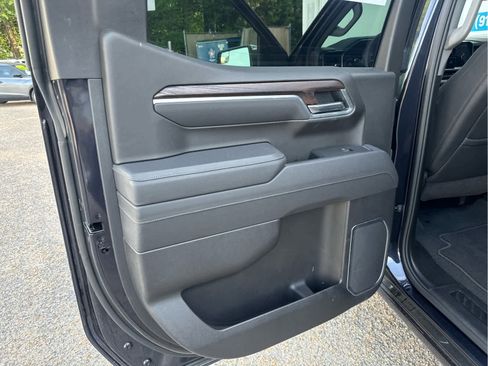 Used 2025 GMC Sierra 1500 SLT AWD/4WD image 36
