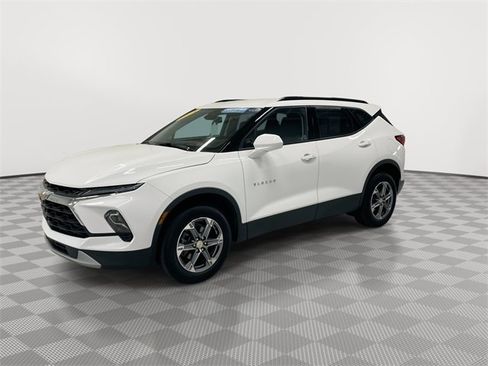 Certified 2024 Chevrolet Blazer LT w/ Convenience Package image 5