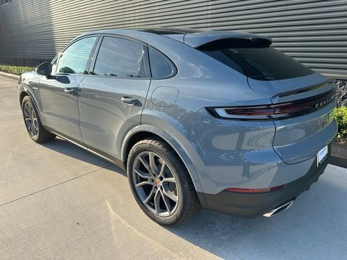 Certified 2026 Porsche Cayenne E-Hybrid Coupe AWD/4WD image 3