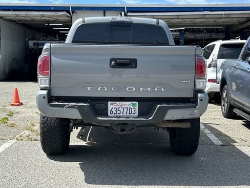 Used 2021 Toyota Tacoma TRD Sport w/ TRD Premium Sport Package AWD/4WD image 7