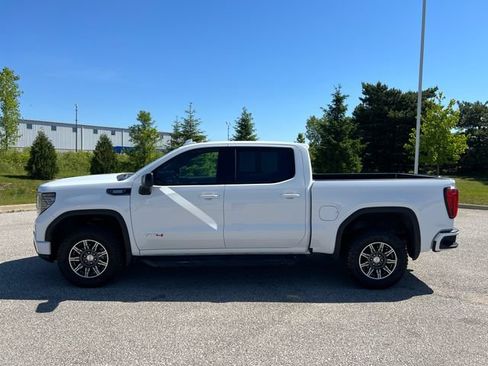 Used 2024 GMC Sierra 1500 AT4 w/ AT4 Premium Package AWD/4WD image 8