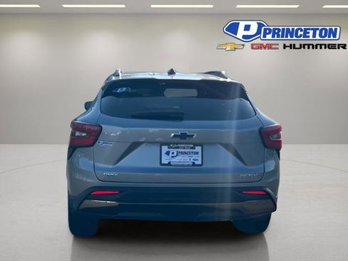 Used 2025 Chevrolet Trax ACTIV w/ Sunroof Package FWD image 6