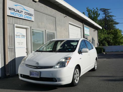 Used 2007 Toyota Prius Touring image 1