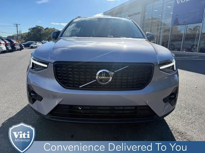 New 2026 Volvo XC40 B5 Ultra w/ Climate Package