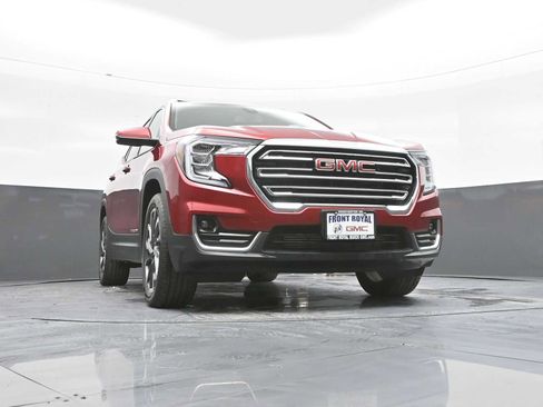 Used 2023 GMC Terrain SLT image 37
