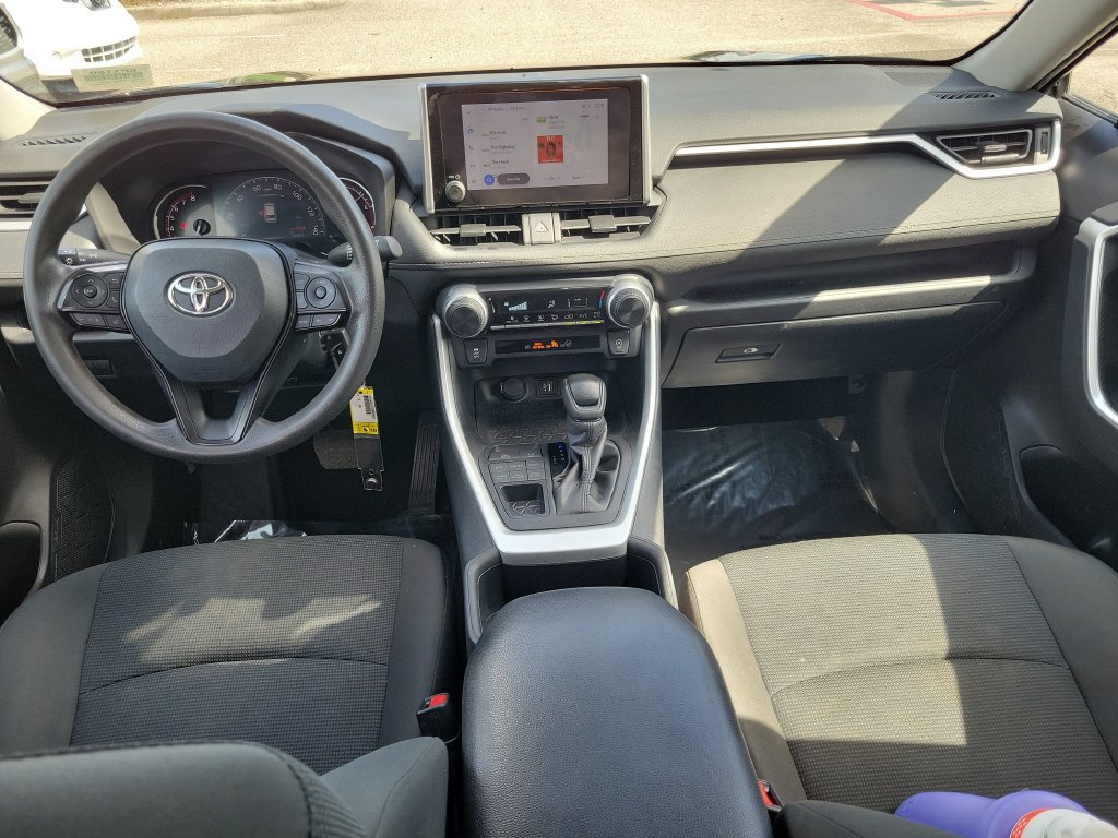 Used 2024 Toyota RAV4 LE AWD/4WD image 13