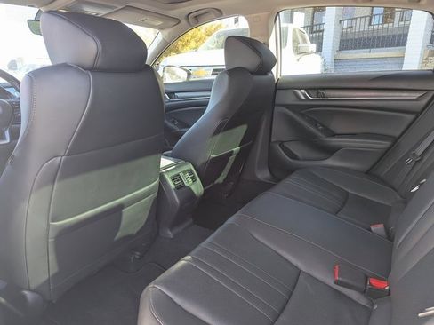 Used 2019 Honda Accord Touring image 31