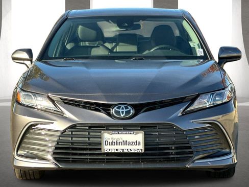Used 2022 Toyota Camry LE image 9