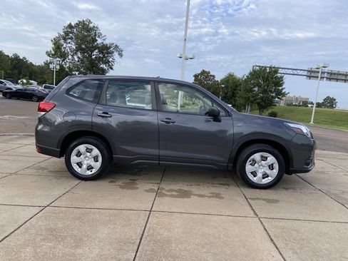 Used 2023 Subaru Forester AWD/4WD image 13