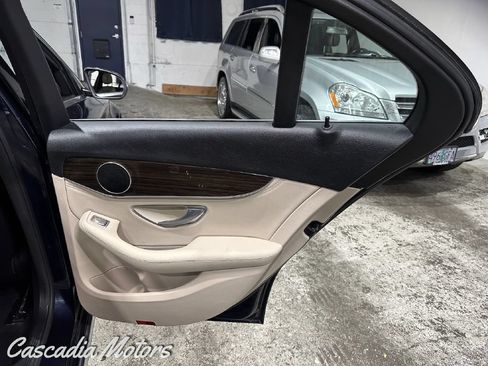 Used 2016 Mercedes-Benz C 300 4MATIC Sedan image 22