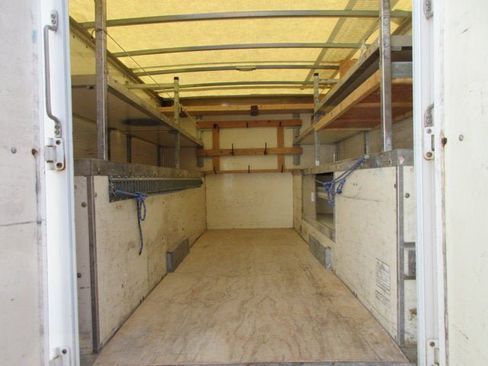 Used 2018 Isuzu NPR RWD image 6