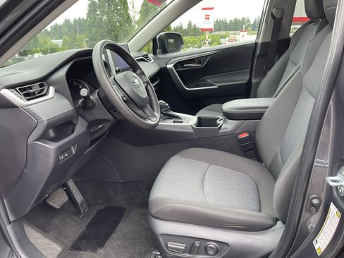 Certified 2025 Toyota RAV4 XLE AWD/4WD image 10