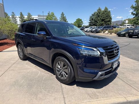 Used 2022 Nissan Pathfinder SV AWD/4WD image 4