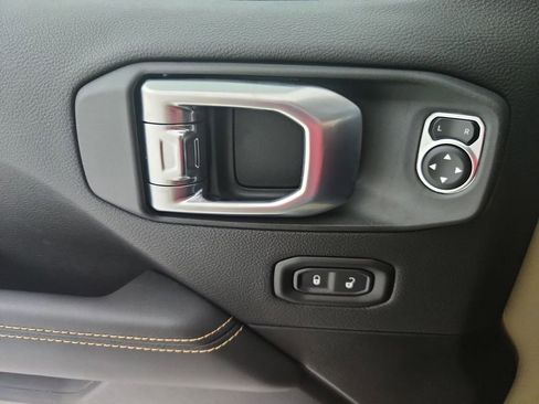 New 2025 Jeep Gladiator Sport image 21