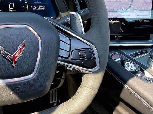Used 2022 Chevrolet Corvette Stingray Preferred Cpe w/ Engine Appearance Package RWD image 11